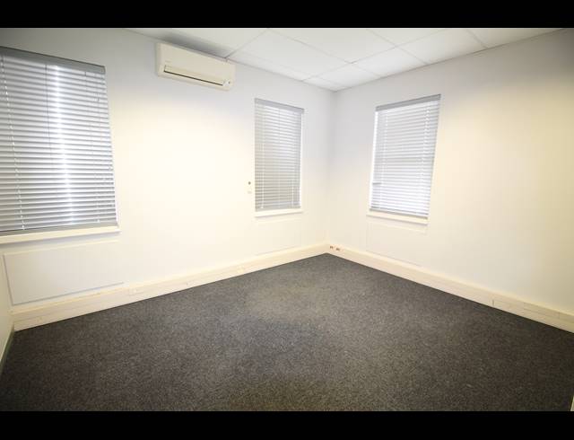 3,331M² OFFICE FOR SALE IN BEREA